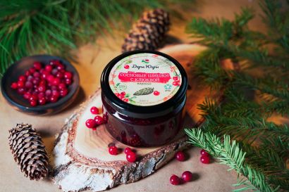 Молодые сосновые шишки с лесной - дикорастущей клюквой 250 гр