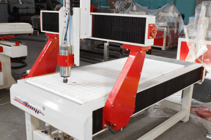 Фрезерный станок ЧПУ по дереву 777-8 1200x2400x300