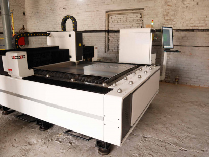 Станок ЧПУ для лазерной резки металла CNC laser metall cutter-1 (1500x3000)