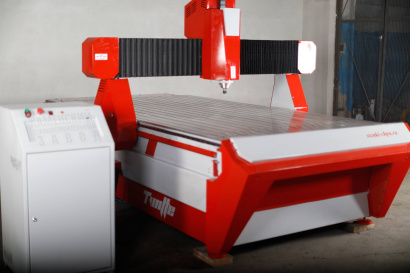 Фрезерный станок с ЧПУ по дереву SM-N 1325 1300x2500x300