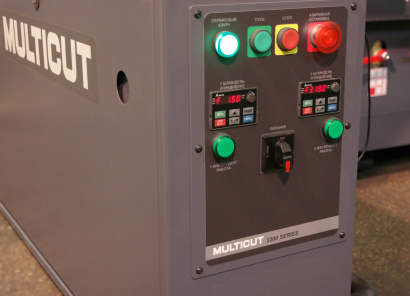 3200 серия Двухшпиндельный трехкоординатный фрезерно-гравировальный станок с ЧПУ