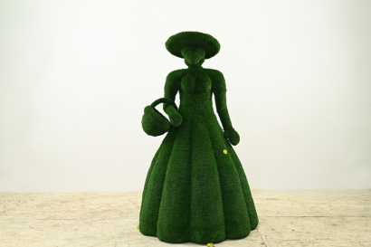 Топиарная фигура леди Барбара, h=196см - газон Eco