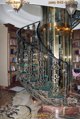 Кованые винтовые лестницы со стеклянными ступенями