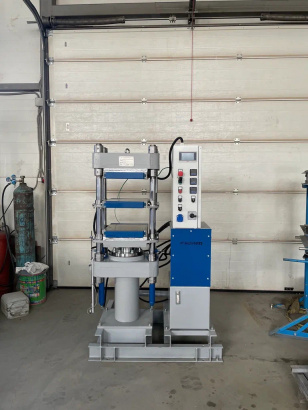 2-х этажный гидравлический вулканизационный пресс 350Х350 36 тонн