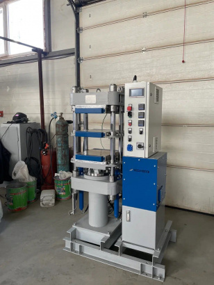 2-х этажный гидравлический вулканизационный пресс 350Х350 36 тонн