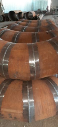 Колено секторное сварное