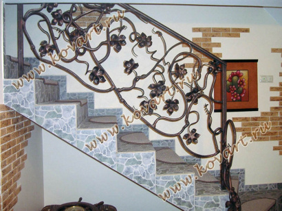 Лестница на металлическом каркасе под заказ (ЛО-2)