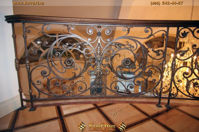 Кованые ограждения для балкона в доме