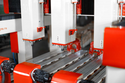 Станок ЧПУ фрезерный 4-осевой трехшпиндельный по камню 17Kx3+4-2 (1300x2500x400)