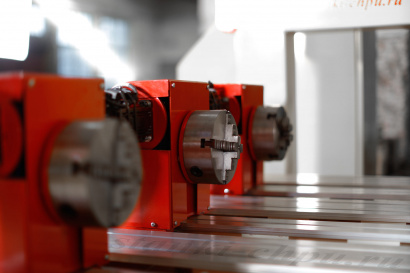 Станок ЧПУ фрезерный 4-осевой трехшпиндельный по камню 17Kx3+4-1 (1300x1500x400)