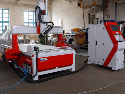 Деревообрабатывающий 5-осевой станок SM-1530 Pro