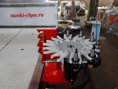 Деревообрабатывающий 5-осевой станок SM-1325 Pro