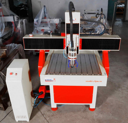Чугунный фрезерный станок ЧПУ для металлообработки MO-002-1 (550x800x200)