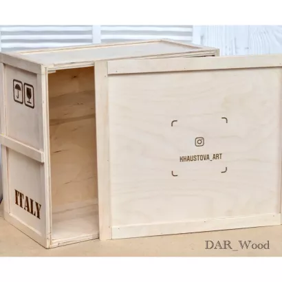 Деревянный ящик с крышкой