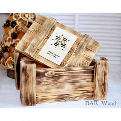 Деревянный ящик с крышкой для подарка