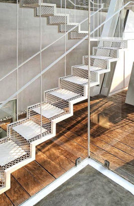 Лестницы и перила из сетки ЦПВС