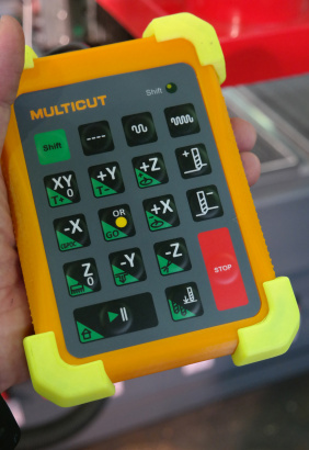 3200 серия Двухшпиндельный трехкоординатный фрезерно-гравировальный станок с ЧПУ