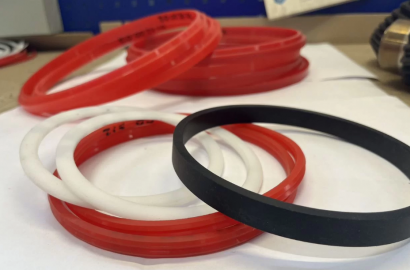 Комплект уплотнений на гидроцилиндр komatsu