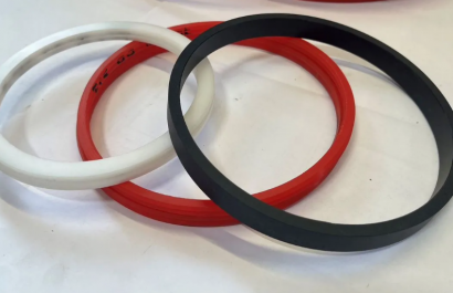 Уплотнения на гидроцилиндр подворота ковша komatsu