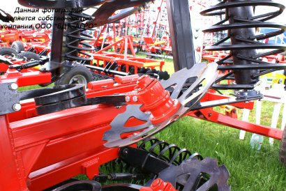 Борона дисковая БАРС трехрядная на пружинной стойке от 2,1 до 9,1 метров