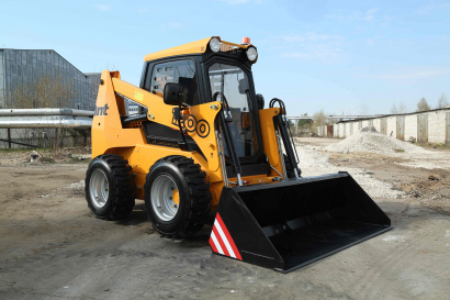 Минипогрузчики с бортовым поворотом серии ANT (радиальный/вертикальный подъем стрелы)