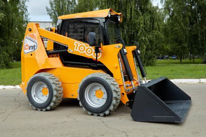 Минипогрузчики с бортовым поворотом серии ANT (радиальный/вертикальный подъем стрелы)