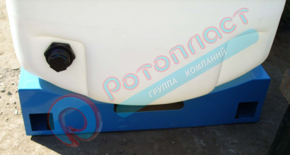 Пластиковая прямоугольная емкость 3750 л (с полным сливом) в обрешетке