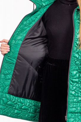 Женская стёганая куртка из плащевой ткани с капюшоном