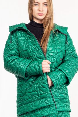 Женская стёганая куртка из плащевой ткани с капюшоном