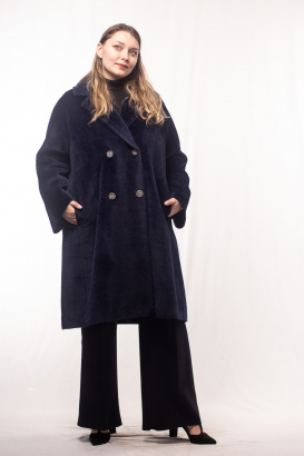Женское пальто из искусственного меха с двубортной застёжкой