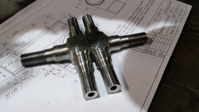 Тройник резьбовой с фланцами ГОСТ 22801-83 ст.12Х18Н10Т