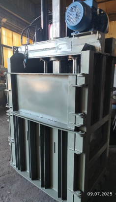 Прессы пакетировочные гидравлические вертикальные для макулатуры и пластика