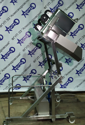 Подъемник опрокидыватель гидравлический для тележек