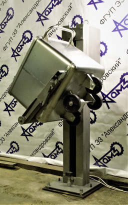 Подъемник опрокидыватель цепной для тележек