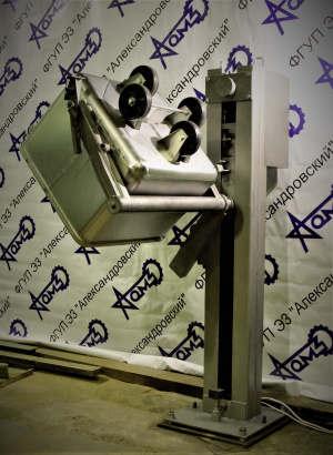 Подъемник опрокидыватель цепной для тележек