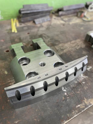 Щека сердечника полюса электродвигателя (гидрогенератора)