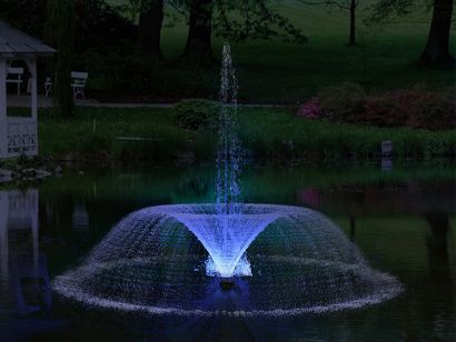 Плавающий фонтан "Лебедь"