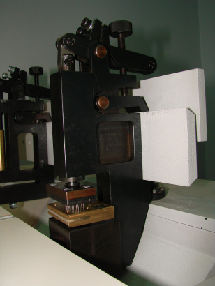 Многофункциональная полуавтоматическая машина ЛД-16