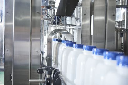 Триблок розлива молока