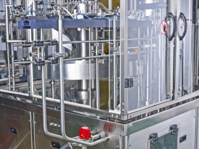 Триблок розлива молока