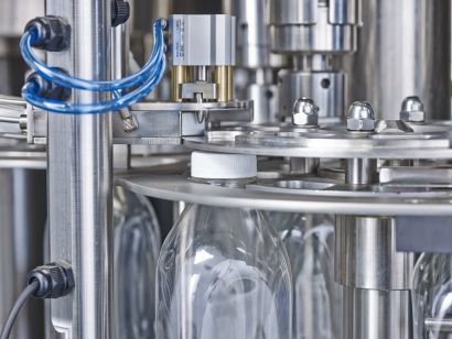 Триблок розлива молока