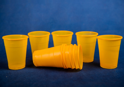 Стаканчик одноразовый 200 мл пластиковый желтый Эконом 100/42/4200