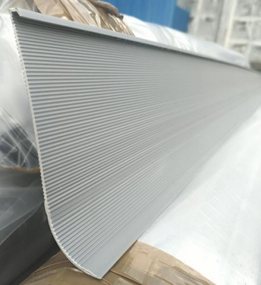 Плинтус для линолеума 10883 (81 метр)