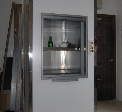 Малый грузовой (сервисный) подъёмник