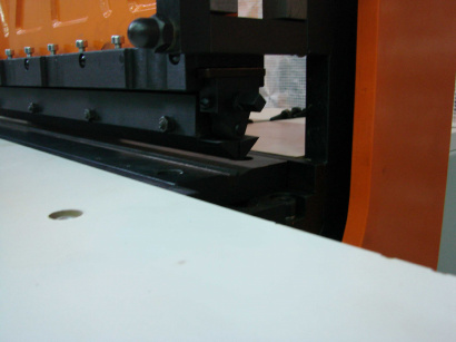 Перфорационно-биговальный полуавтомат ЛП-500