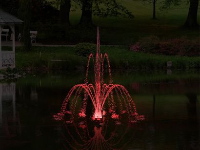 Плавающий фонтан "Вулкан"