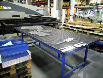 Щеточные панели для сборочных производств и оборудования для обработки листовых металлов