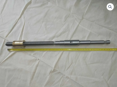 Винт поперечной подачи 690 мм для станков 6Р12, 6Р82