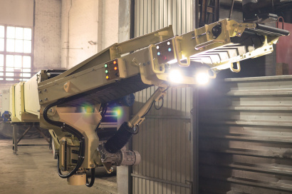 Телескопический погрузчик мешков в автотранспорт и контейнеры