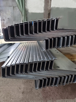 Z-профиль оцинкованный для кровельных прогонов